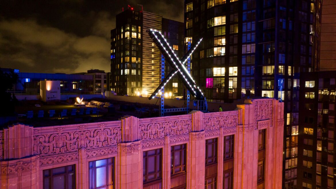 Giant flashing X sign removed from Twitter HQ after complaints