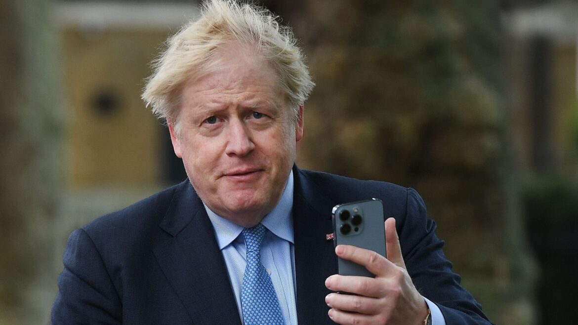 Deadline to hand Boris Johnson’s WhatsApp messages to COVID inquiry ‘has been missed’