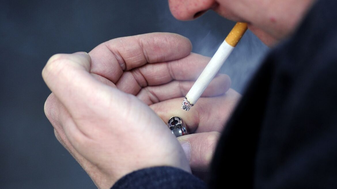 Smokers and ex-smokers aged 55-74 to be offered free lung cancer screenings