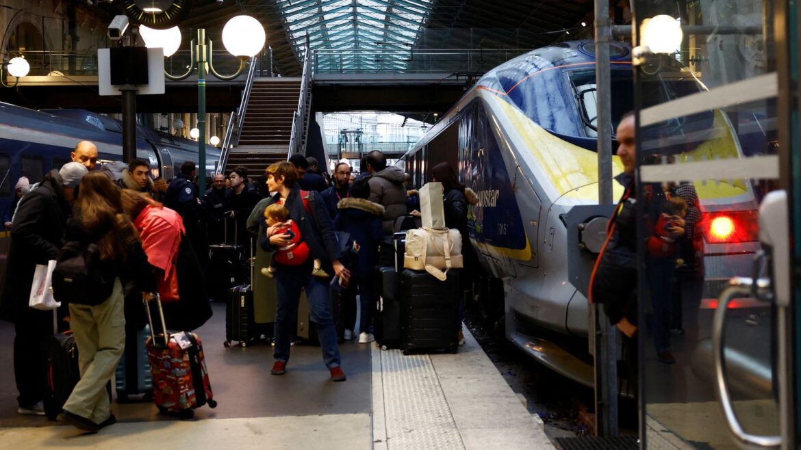 Eurostar trains to resume after strike