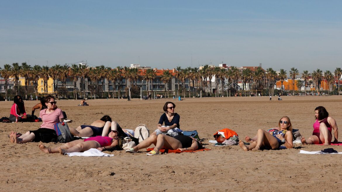 ‘Don’t think it’s normal’: Spain hits 28C in January -highest temperature in 38 years